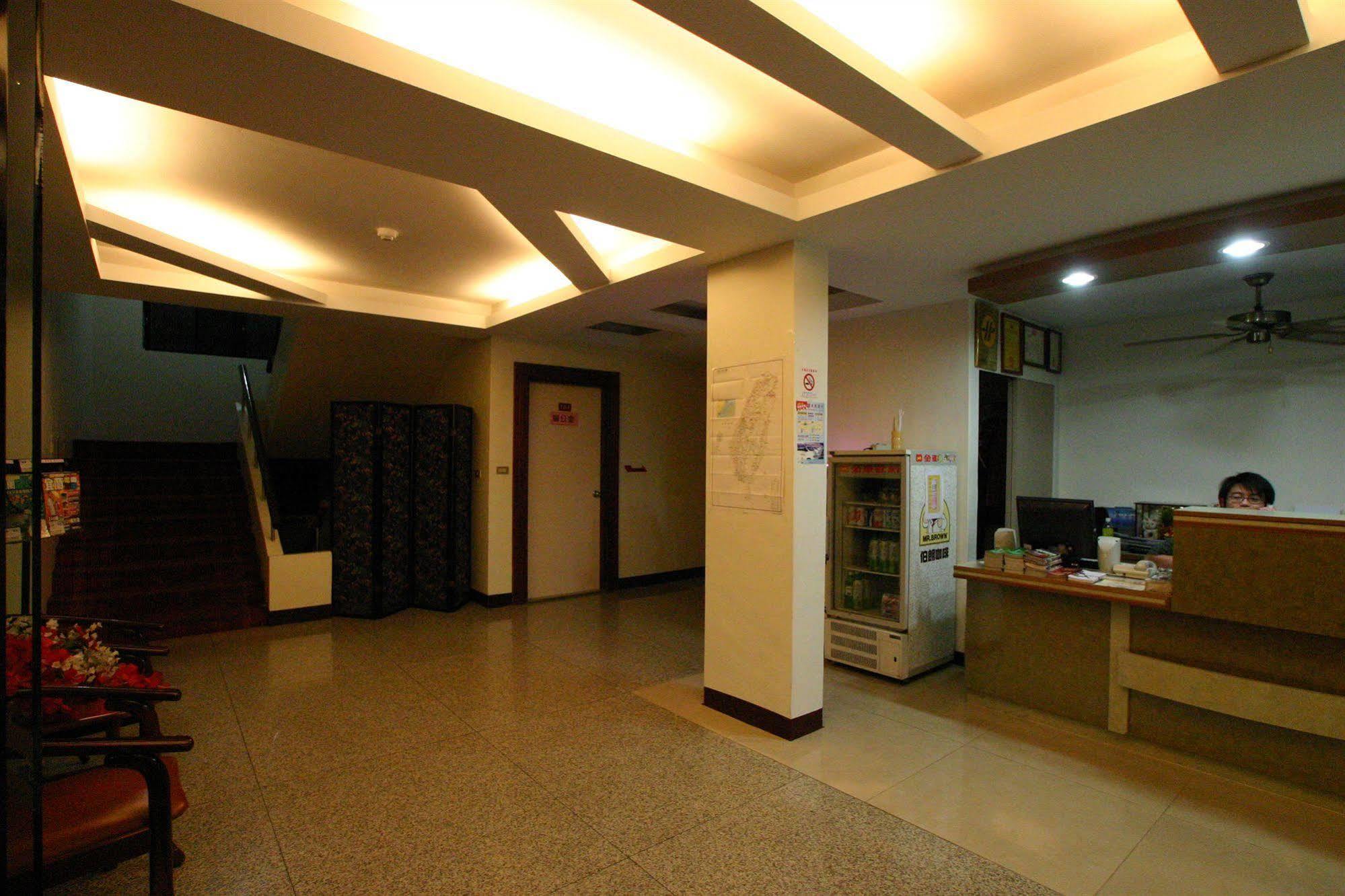 King Town Hotel Luodong Exterior foto